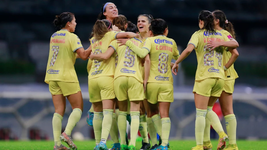 América Femenil festeja pase a Semifinales.jpg