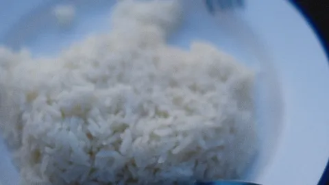 Así puedes usar los granos de arroz para eliminar la humedad en tu clóset