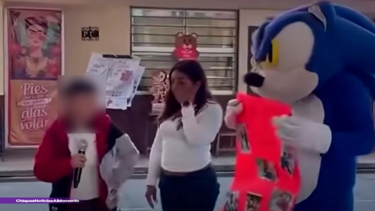 Padre migrante sorprende a su hijo en Ocosingo: El emotivo video viral de su regreso.