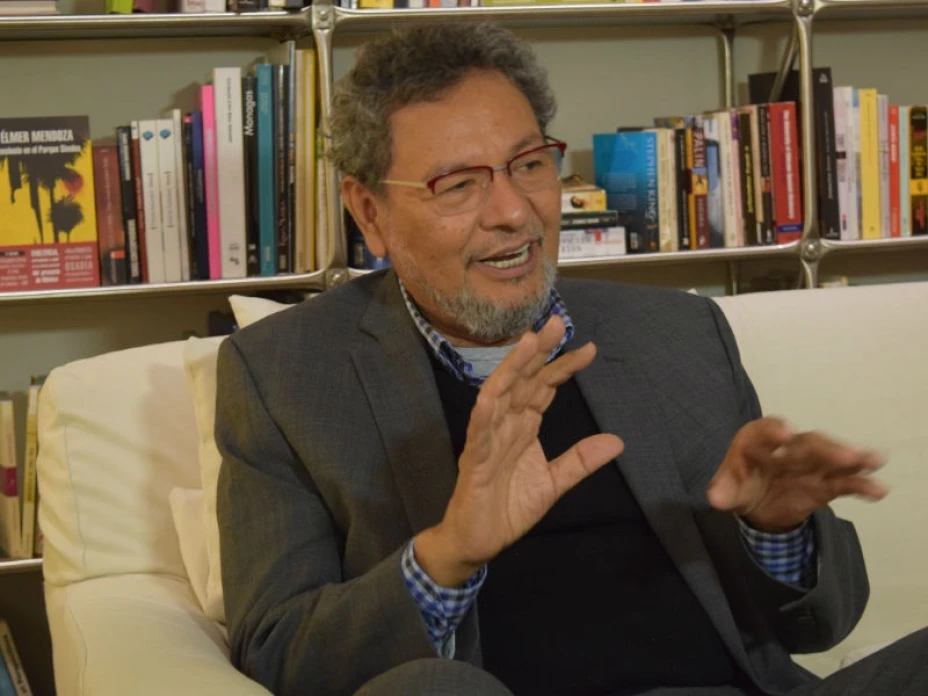 Élmer Mendoza