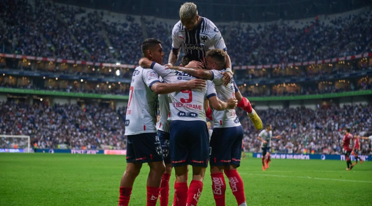 Jugadores de Rayados celebran un gol en el C2023