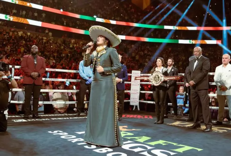 Camila Fernández habla de su ERROR al cantar el Himno en la pelea de Canelo.jpg