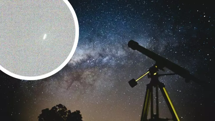 ¿Cuál es la razón detrás de la apariencia cilíndrica del cometa 3I/ATLAS?