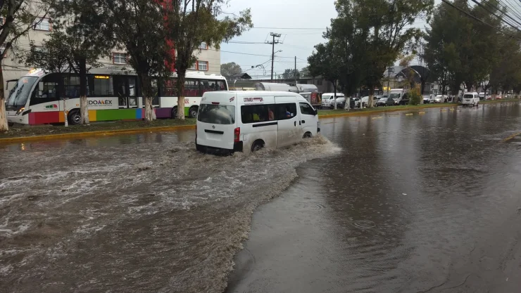Lluvias provocan inundaciones en Tultitlán, Estado de México