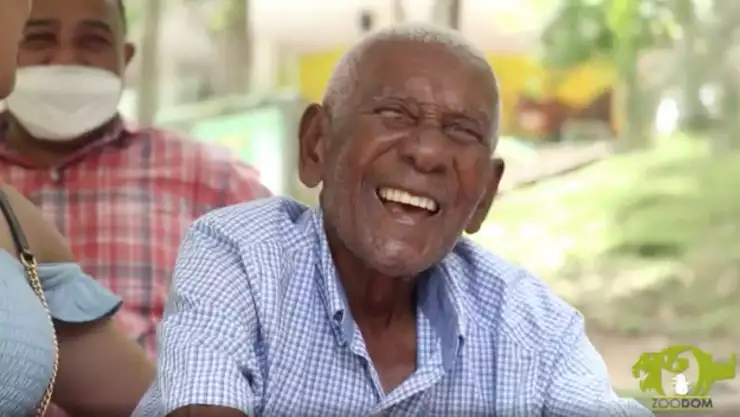 Abuelito pide ir al zoológico como regalo de cumpleaños 105.jpg