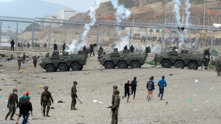 ceuta-migrantes-militares-españa.jpg