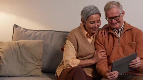 adultos mayores tramites