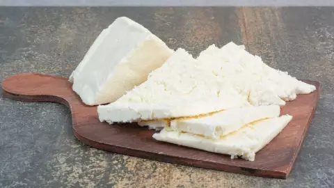 Estas son las cremas y quesos con bacterias fecales que venden en México