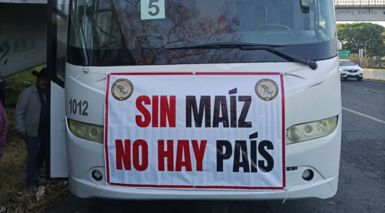 Paro nacional de agricultores bloqueos en carreteras de México