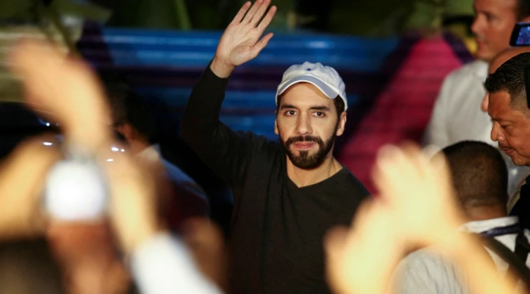 El salvador extiende estado de excepción un año más