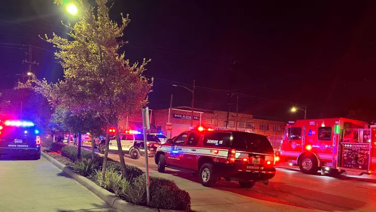 El personal de emergencias de Houston actúa en la zona del accidente.