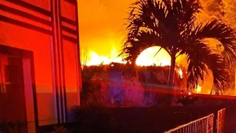 incendi casa uman