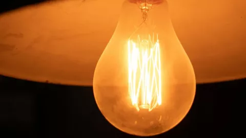 Hora exacta del regreso de energía eléctrica