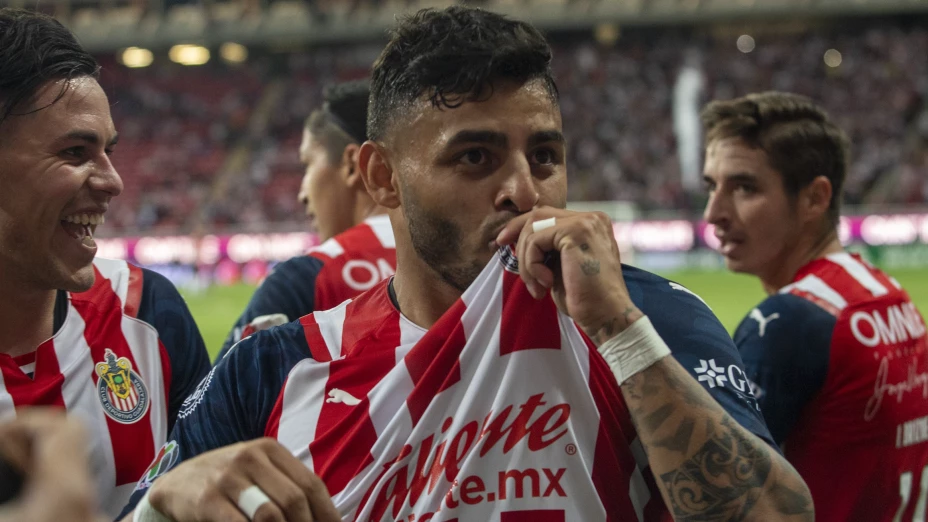 Chivas golea a Mazatlán en el Clausura 2022.
