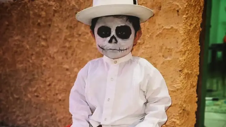 ¿Por qué se le amarra un hilo negro a los niños en Hanal Pixán?