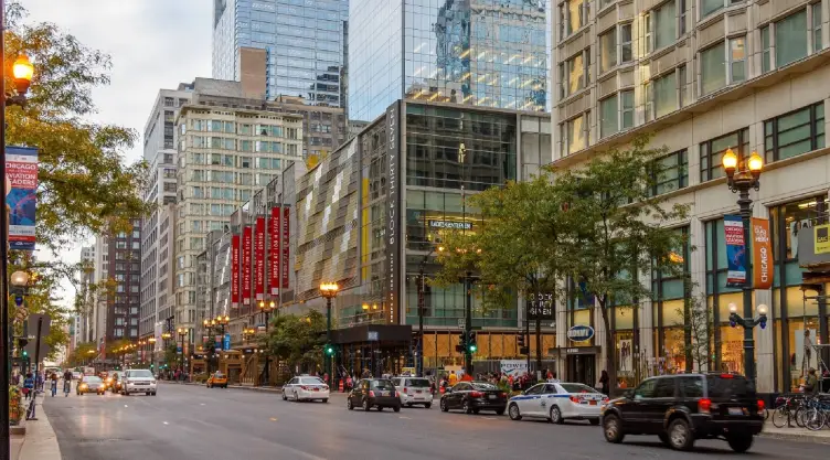 un área de bloques comerciales en la ciudad de Chicago, Illinois