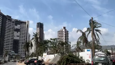 Se elevan los muertos por el huracán Otis.