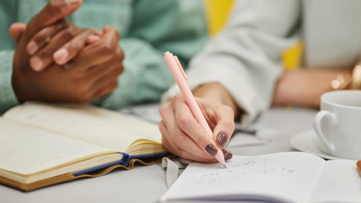 3 ejercicios de journaling para romper con la mentalidad de escasez