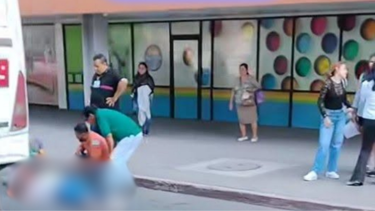 Mujer es atropellada en importante avenida de Cuernavaca.