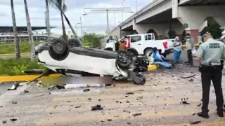 ¡ÚLTIMA HORA! Fuerte accidente en la avenida libramiento 180 en Cancún HOY; se reportan heridos
