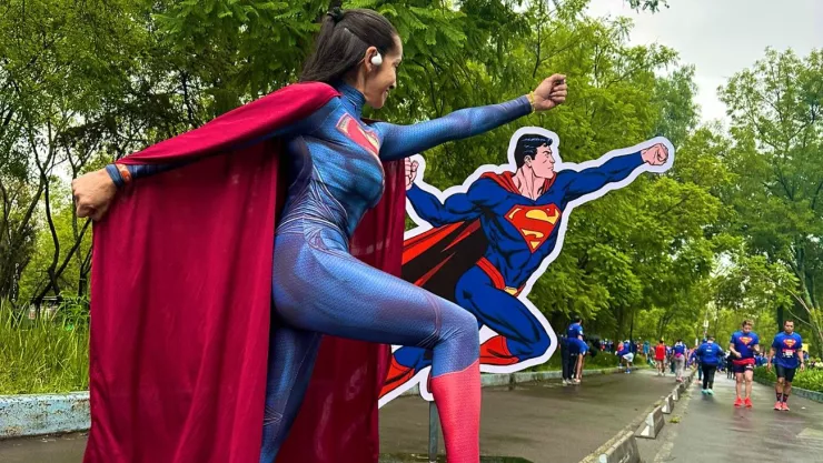 Carrera de Superman y Supergirl en CDMX