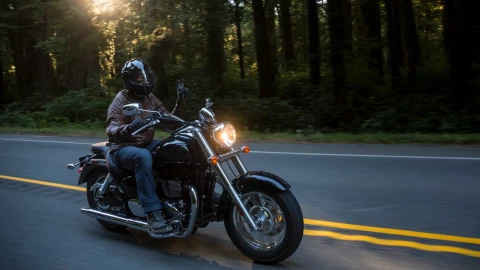 &iquest;Qu&eacute; significan las l&iacute;neas amarillas en las carreteras?