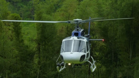 Alumnos del Tec de Monterrey llega en helicóptero a tomar clases