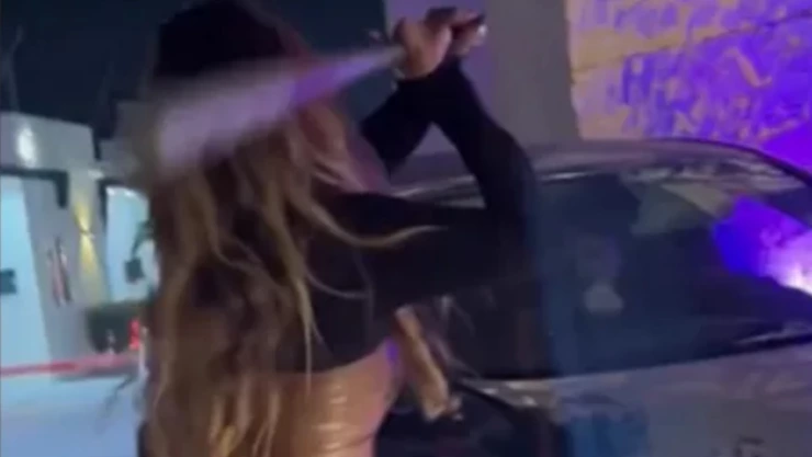 Pelea afuera de motel