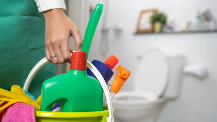 Te decimos cuántas veces a la semana se debe lavar el baño, según la ciencia.