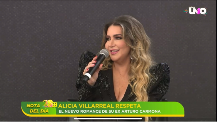 alicia-villarreal-dio-catedra-como-enfrentar-controversias-prensa