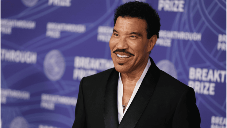 ¡Lionel Richie PREOCUPA a fans! Es hospitalizado después de concierto, y este es su estado de salud hoy 31 de agosto.png
