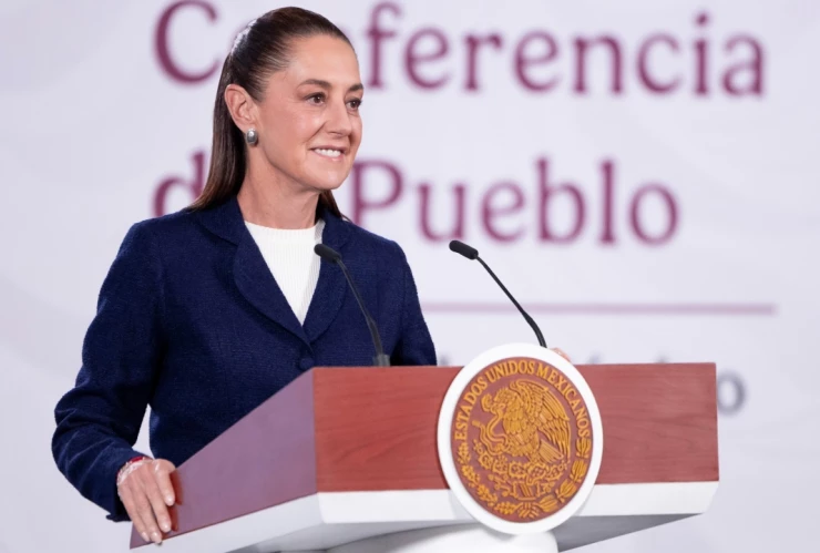 Claudia Sheinbaum, presidenta de México, en la conferencia matutina del 15 de diciembre de 2025.