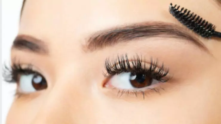 Así puedes hacer crecer más rápido las pestañas