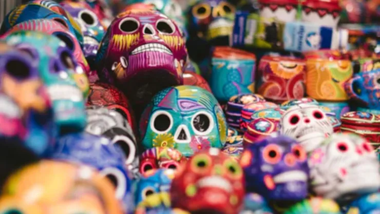Calaveras de colores
