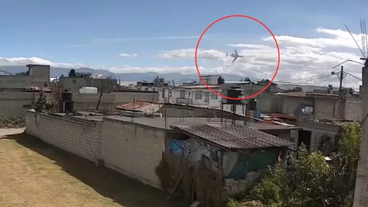 VIDEO: Se desploma avioneta cerca del Aeropuerto de Toluca y deja varios muertos
