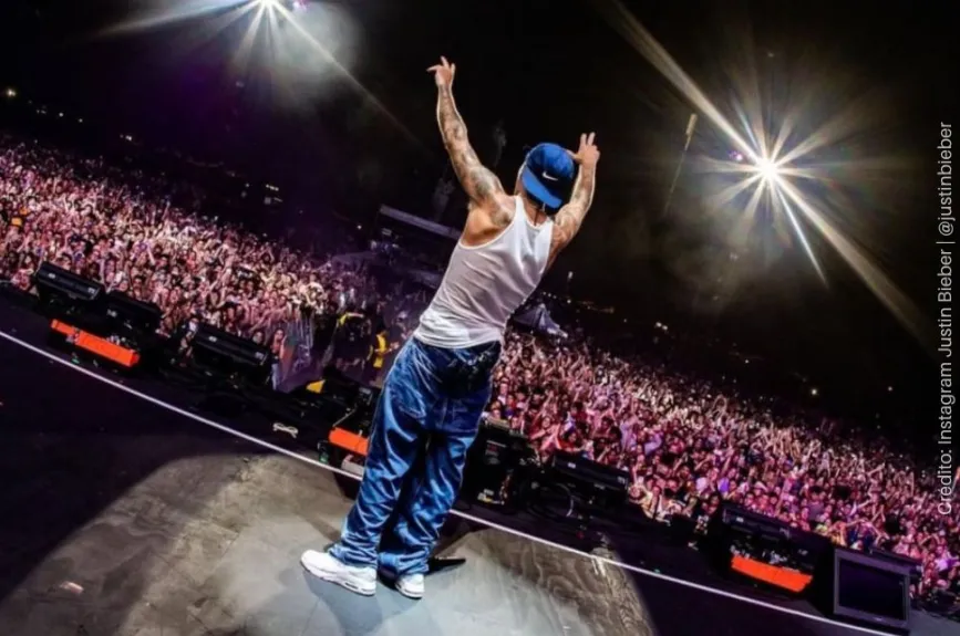 Justin Bieber escenario.jpg