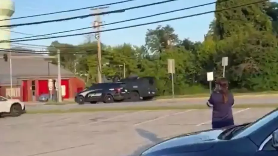 Tiroteo en Maryland: Un exestudiante armado causa pánico en la Academia Naval de EU. Hay víctimas y fuertes medidas de seguridad.