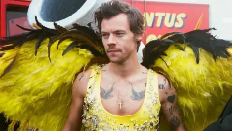 Harry Styles sacude a sus fans: lanza sencillo antes del estreno de su nuevo álbum