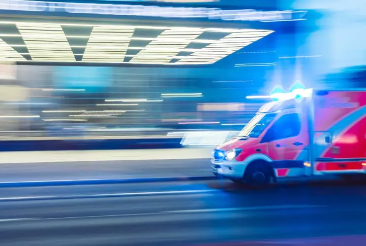 Apuñalan a futbolista en centro comercial; hay un muerto y 4 heridos