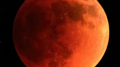 Eclipse lunar 2025