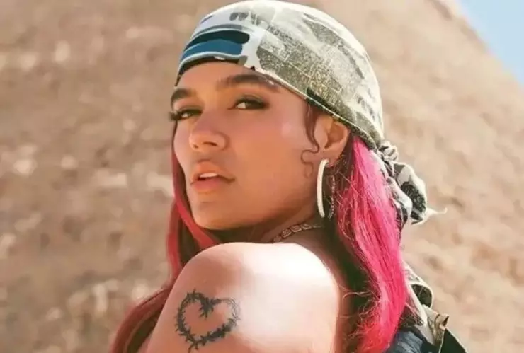 Metro de Medellín lanza una tarjeta conmemorativa de Karol G