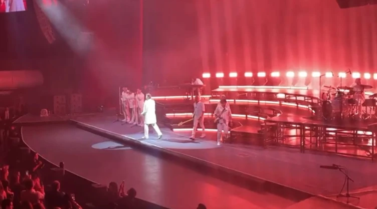 Sismo en México interrumpe el concierto de Miguel Bosé en el Auditorio Nacional
