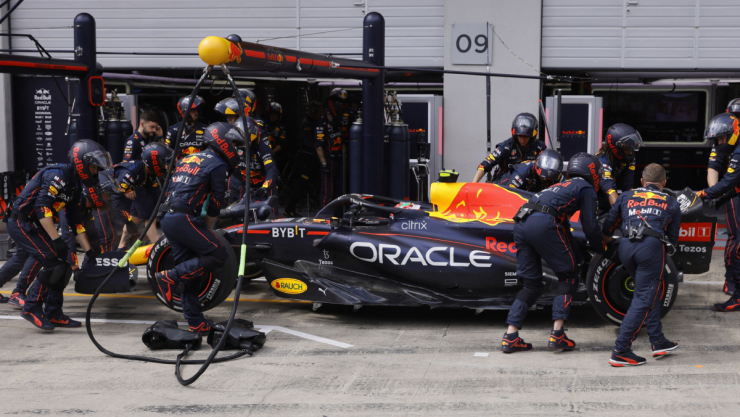 Checo P&eacute;rez abandona el Gran Premio de Austria