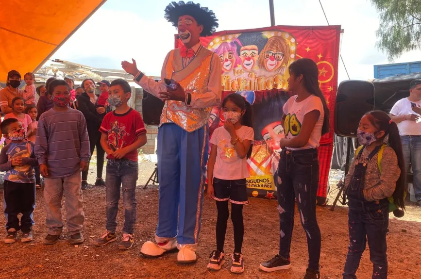 Visitamos a los niños de las ladrilleras de Chalco, Edomex y les llevamos un dulce regalo. ¡Revive los mejores momentos!