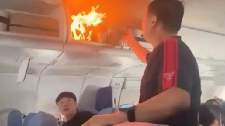 VIDEO: Captan explosión dentro de un avión en pleno aterrizaje; así desató pánico entre pasajeros en China