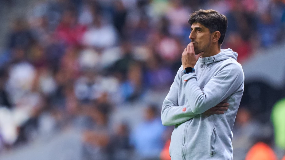 Veljko Paunovic entrenador de Chivas