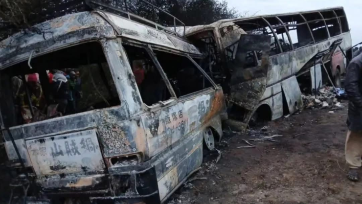 Choque de autobuses en Tanzania deja 38 muertos.png