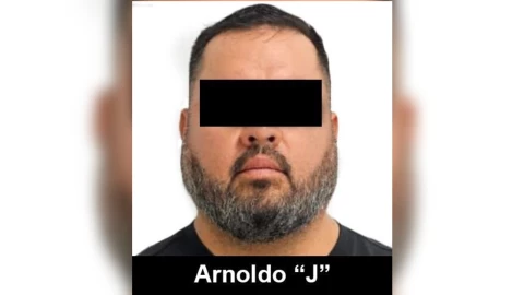 buscado FBI detenido.jpg