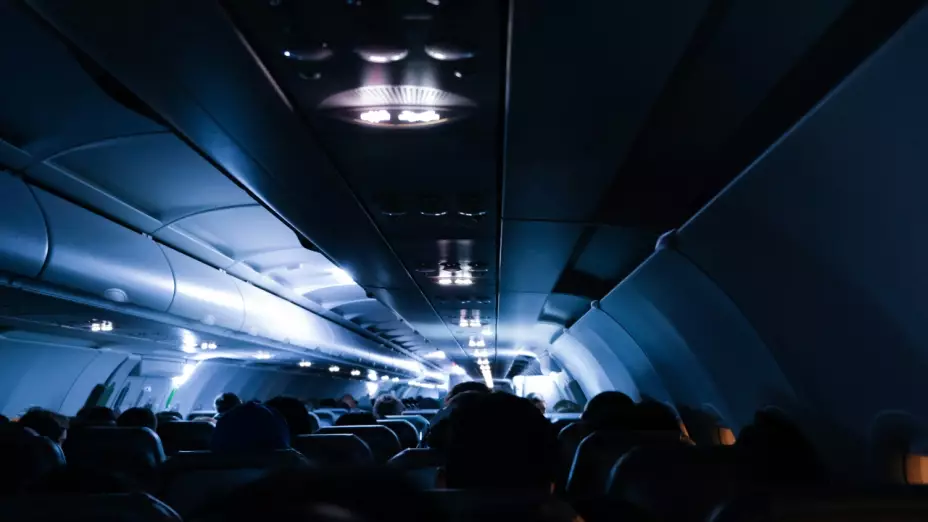 Fuerte turbulencia en vuelo de Ryanair dejó 9 heridos.