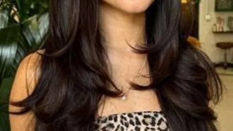 El corte mariposa alarga visualmente los rostros redondos